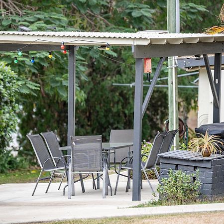 Mt Larcom Tourist Park Hotell Mount Larcom Eksteriør bilde