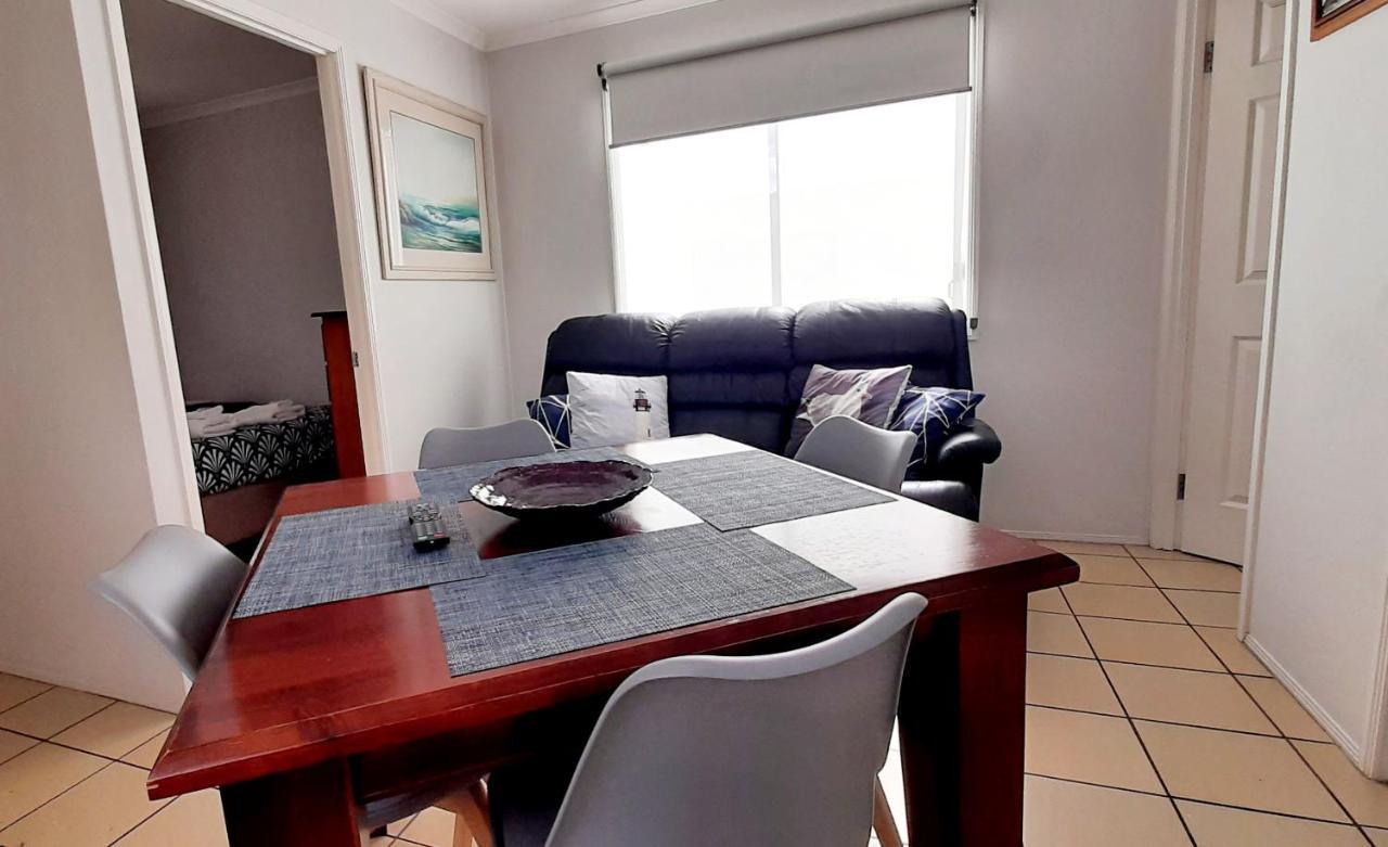 Mt Larcom Tourist Park Hotell Mount Larcom Eksteriør bilde