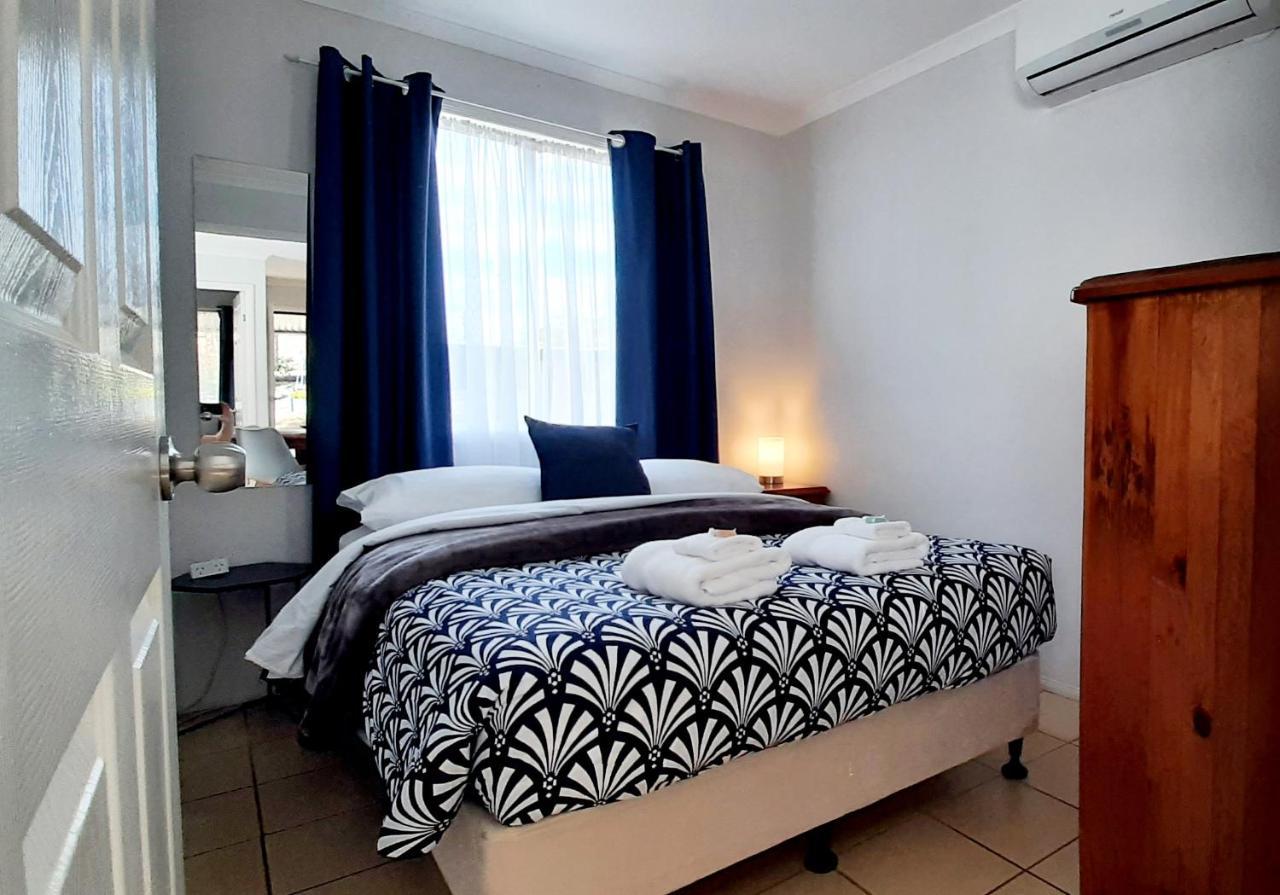 Mt Larcom Tourist Park Hotell Mount Larcom Eksteriør bilde