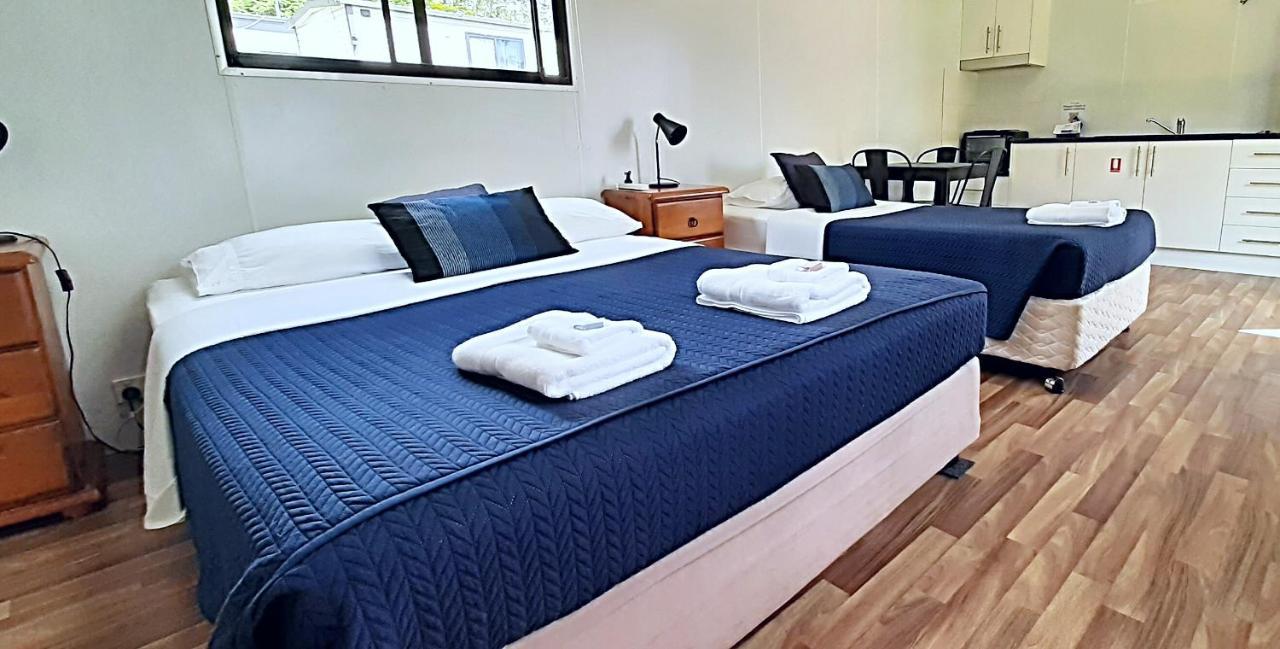 Mt Larcom Tourist Park Hotell Mount Larcom Eksteriør bilde