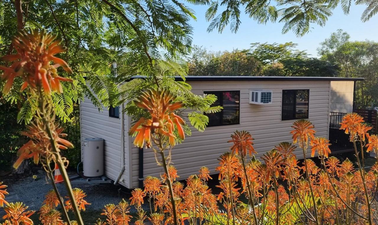 Mt Larcom Tourist Park Hotell Mount Larcom Eksteriør bilde