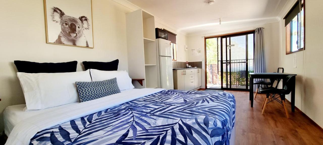 Mt Larcom Tourist Park Hotell Mount Larcom Eksteriør bilde