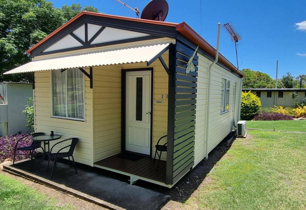 Mt Larcom Tourist Park Hotell Mount Larcom Eksteriør bilde