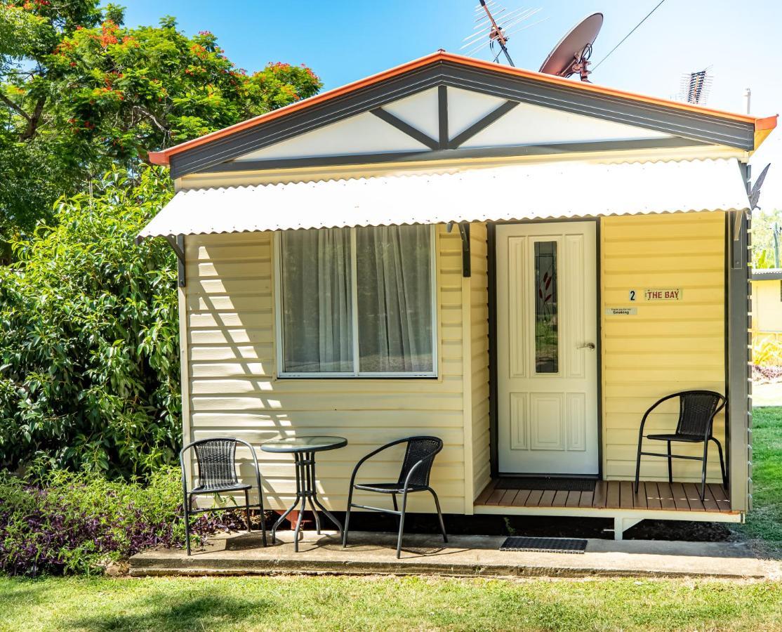 Mt Larcom Tourist Park Hotell Mount Larcom Eksteriør bilde