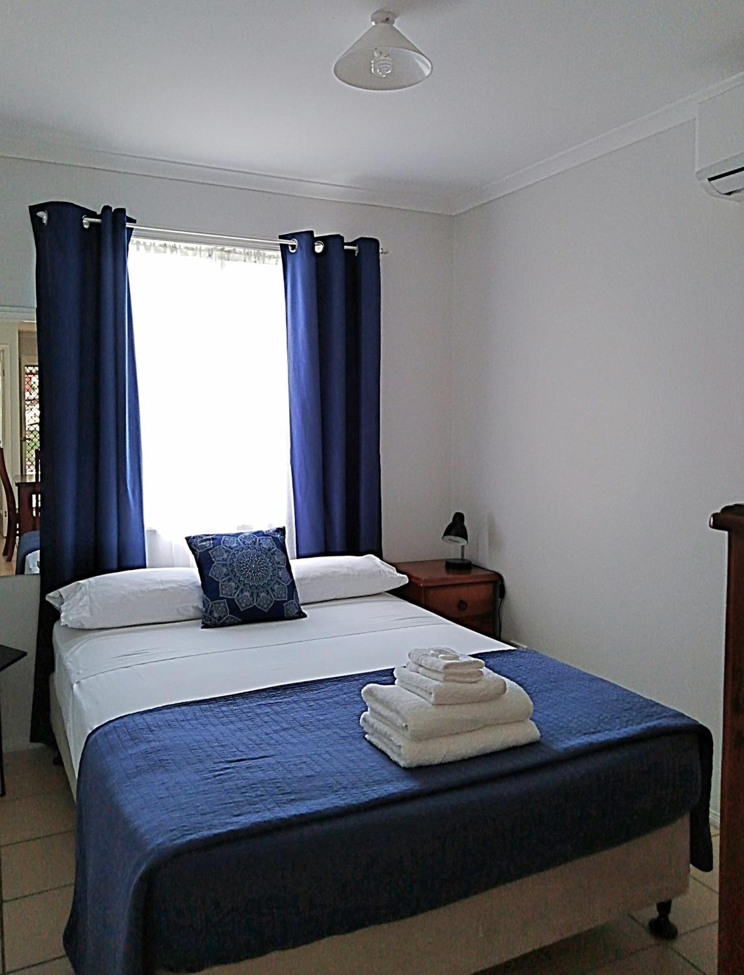 Mt Larcom Tourist Park Hotell Mount Larcom Eksteriør bilde