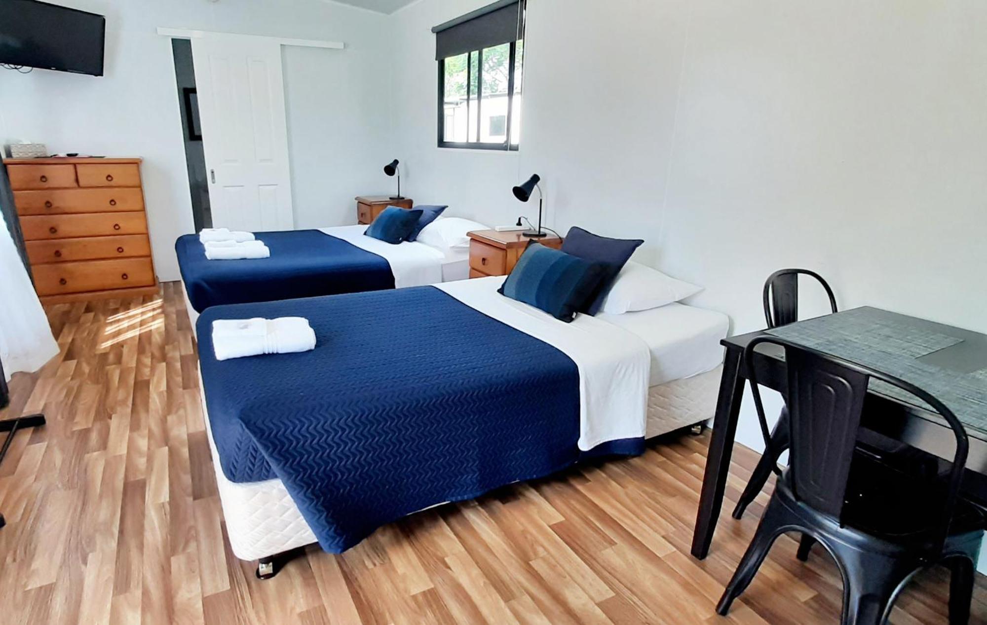 Mt Larcom Tourist Park Hotell Mount Larcom Rom bilde