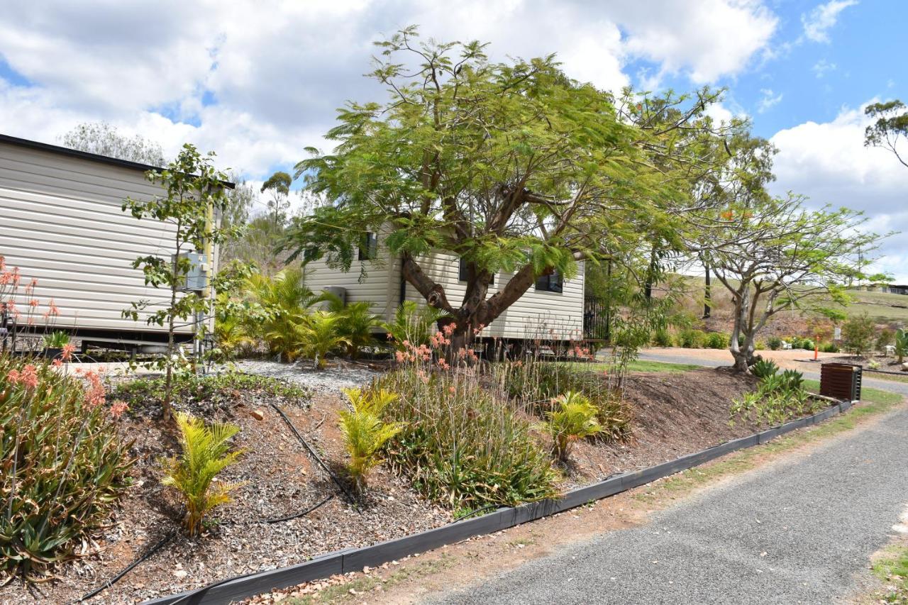 Mt Larcom Tourist Park Hotell Mount Larcom Eksteriør bilde